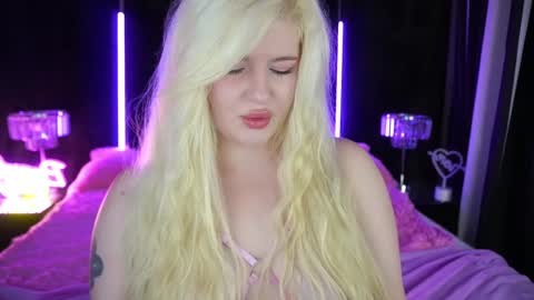 Snapshot of cocosecretss chatting on 19, 12, 2024 onlyfans amyleyy online show from 19, 12, 2024