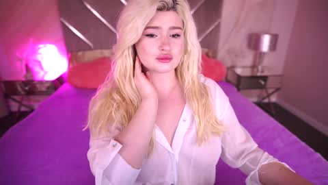 Snapshot of cocosecretss chatting on 8, 2, 2025 onlyfans amyleyy online show from 8, 2, 2025