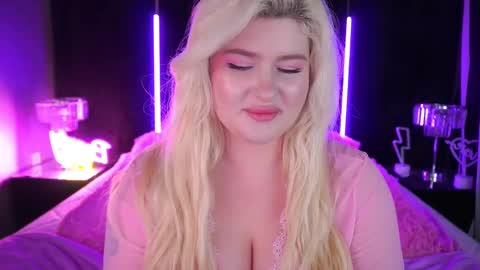 Snapshot of cocosecretss chatting on 10, 2, 2025 onlyfans amyleyy online show from 10, 2, 2025