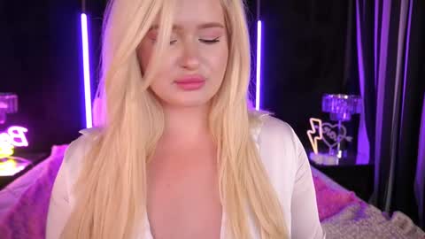 Snapshot of cocosecretss chatting on 10, 3, 2025 onlyfans amyleyy online show from 10, 3, 2025