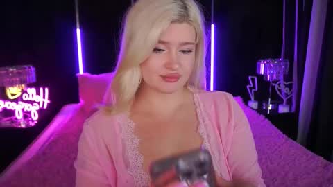 Snapshot of cocosecretss chatting on 22, 9, 2025 onlyfans amyleyy online show from 22, 9, 2025