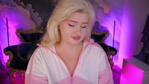 Snapshot of cocosecretss chatting on 13, 10, 2025 onlyfans amyleyy online show from 13, 10, 2025