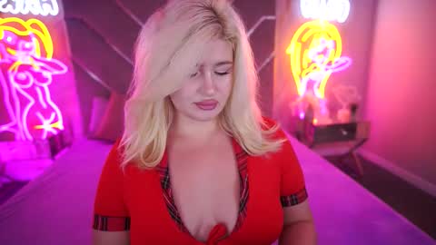 Snapshot of cocosecretss chatting on 16, 10, 2025 onlyfans amyleyy online show from 16, 10, 2025