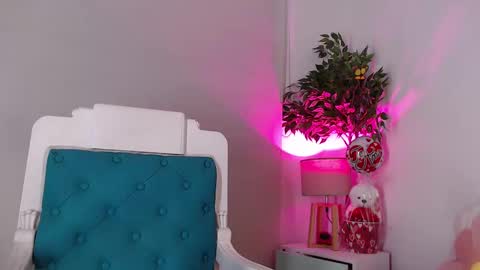 Snapshot of cofee_dreams chatting on 24, 2, 2025 Coffee Dreams online show from 24, 2, 2025