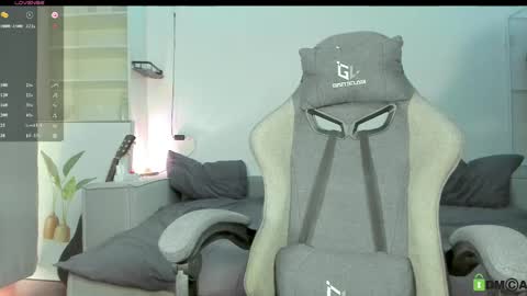 Snapshot of colestorm_ chatting on 4, 5, 2026 COLE - ig online show from 4, 5, 2026
