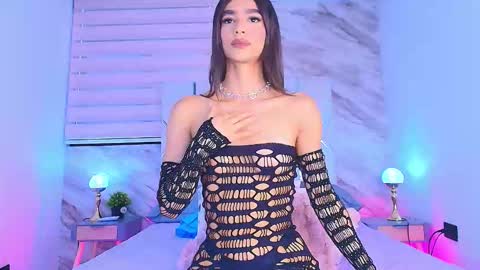 colett online show from 23, 11, 2025