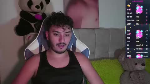 Snapshot of collage_hot25 chatting on 28, 10, 2025 javier online show from 28, 10, 2025