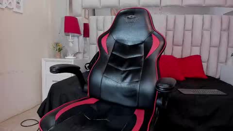 college_muscle_ass online show from 1, 10, 2025