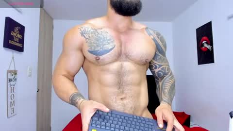 college_muscle_ass online show from 24, 6, 2026