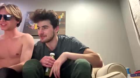 college_packing_8 online show from 16, 12, 2025