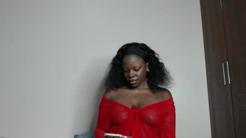 Collin  independent model online show from 5, 1, 2025