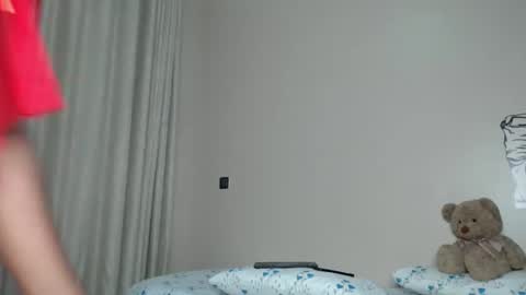 Collin  independent model online show from 11, 3, 2025