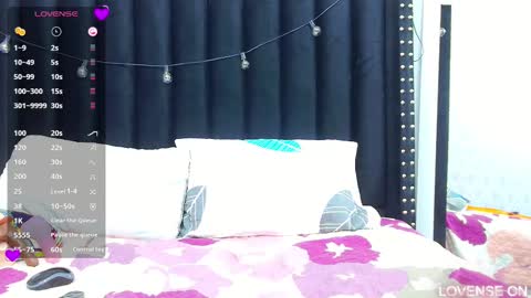 Snapshot of colombia_mommy_ chatting on 11, 3, 2025 GRETCHEN online show from 11, 3, 2025
