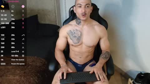 Snapshot of colombianmuscle8 chatting on 13, 9, 2025 colombianmuscle8 online show from 13, 9, 2025