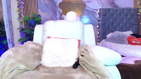 Snapshot of concubine_princess chatting on 19, 12, 2025 Ariane... online show from 19, 12, 2025