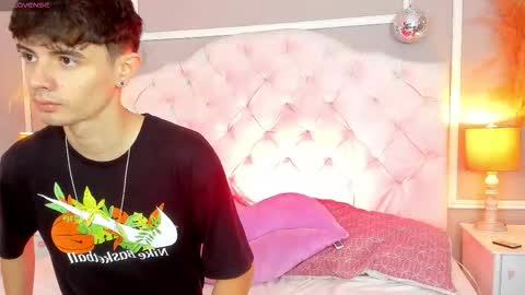 Snapshot of connor_and_angel chatting on 13, 10, 2025 connor_and_angel online show from 13, 10, 2025