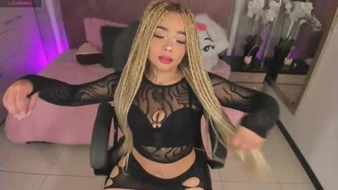 Snapshot of conny_curly chatting on 11, 10, 2025 Conny online show from 11, 10, 2025