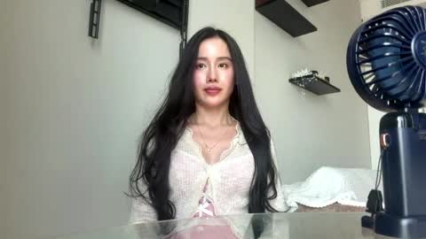 Snapshot of contessakiniry chatting on 20, 5, 2026 Mila online show from 20, 5, 2026