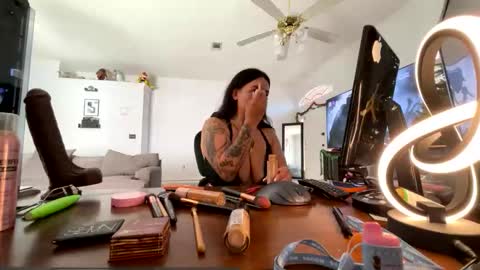 Snapshot of controllercutie chatting on 20, 12, 2025 controllercutie online show from 20, 12, 2025