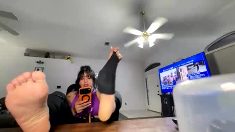 Snapshot of controllercutie chatting on 5, 1, 2026 controllercutie online show from 5, 1, 2026