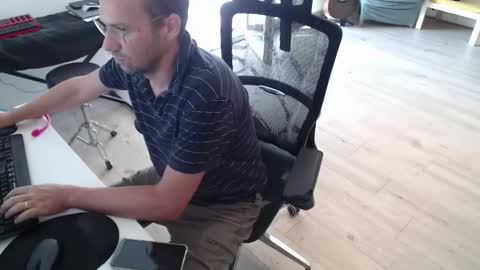 Snapshot of coolnerdguy79 chatting on 15, 9, 2025 coolnerdguy79 online show from 15, 9, 2025