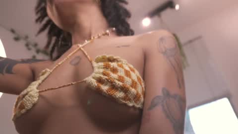 Snapshot of cooper_reds chatting on 12, 10, 2025 ROSELL 3 online show from 12, 10, 2025