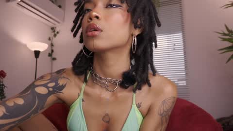 Snapshot of cooper_reds chatting on 25, 11, 2025 ROSELL 3 online show from 25, 11, 2025