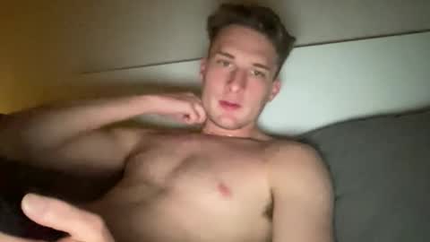 Snapshot of cor01 chatting on 16, 11, 2025 cor01 online show from 16, 11, 2025