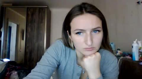 Snapshot of cora_fora chatting on 24, 4, 2026 cora_fora online show from 24, 4, 2026