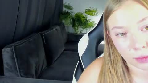 Snapshot of coral1ne_clark chatting on 19, 7, 2026 Coral1ne Clark online show from 19, 7, 2026
