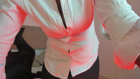 C O R A  L online show from 28, 11, 2025