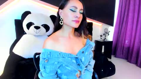 Coral  online show from 12, 2, 2025