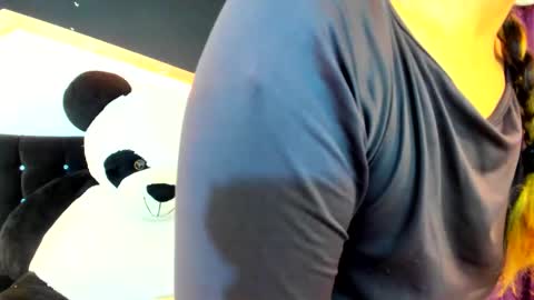 Coral  online show from 13, 2, 2025