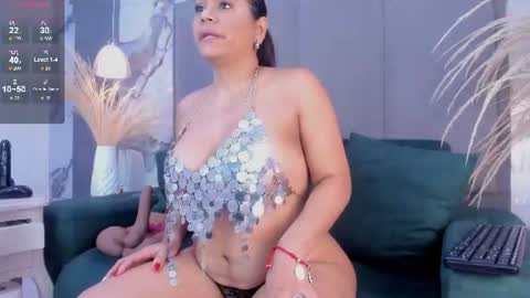 coral_rousee online show from 17, 7, 2026