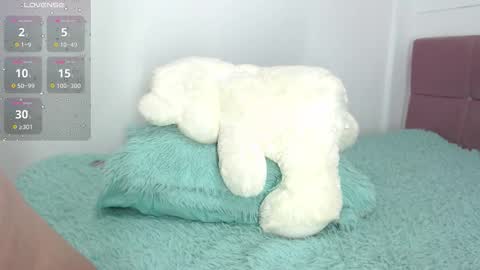 Snapshot of coraline_fox2 chatting on 25, 10, 2025 coraline online show from 25, 10, 2025