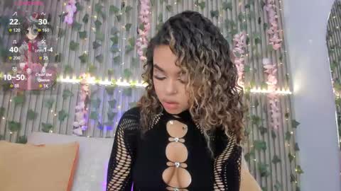 coralineross_ online show from 15, 11, 2025