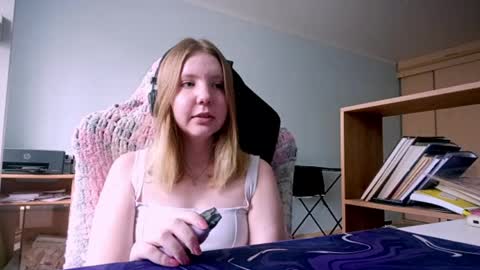 Snapshot of corinearendale chatting on 26, 5, 2026 Elvi online show from 26, 5, 2026