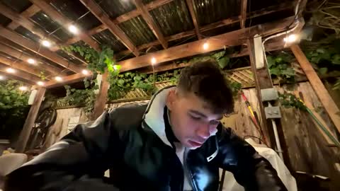 Snapshot of coronelking chatting on 12, 1, 2025 coronelking online show from 12, 1, 2025