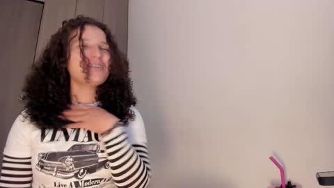 Snapshot of cositarika__ chatting on 4, 10, 2025 Lunita online show from 4, 10, 2025