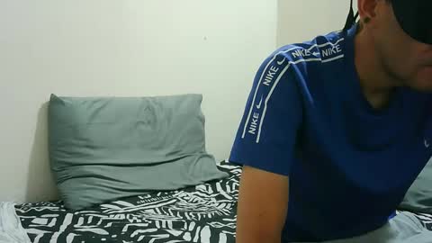 Snapshot of couple_hot86 chatting on 8, 9, 2025 couple_hot86 online show from 8, 9, 2025