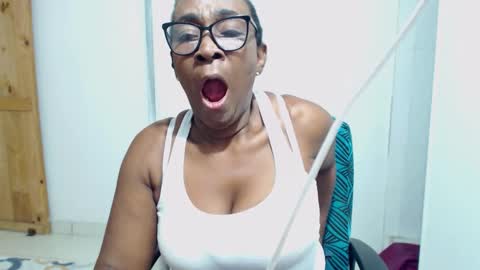 Snapshot of couplehot4uxx chatting on 2, 12, 2025 luckyalysonXXX online show from 2, 12, 2025