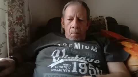 Snapshot of courieral1 chatting on 12, 9, 2025 courieral1 online show from 12, 9, 2025