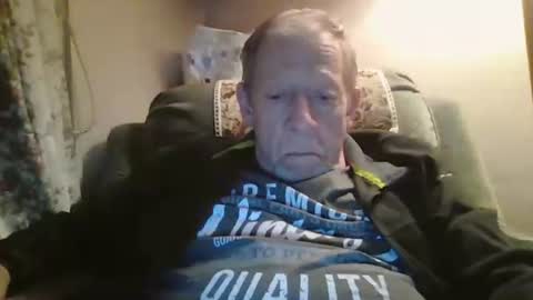 Snapshot of courieral1 chatting on 15, 9, 2025 courieral1 online show from 15, 9, 2025