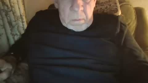 Snapshot of courieral1 chatting on 24, 9, 2025 courieral1 online show from 24, 9, 2025