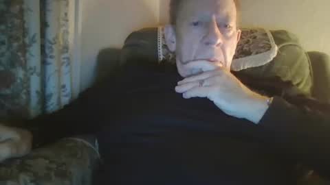 Snapshot of courieral1 chatting on 13, 10, 2025 courieral1 online show from 13, 10, 2025