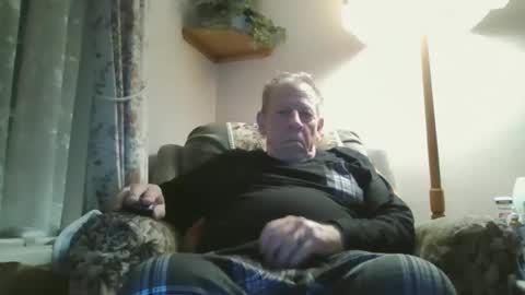 Snapshot of courieral1 chatting on 18, 10, 2025 courieral1 online show from 18, 10, 2025