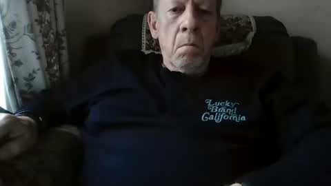 Snapshot of courieral1 chatting on 12, 11, 2025 courieral1 online show from 12, 11, 2025