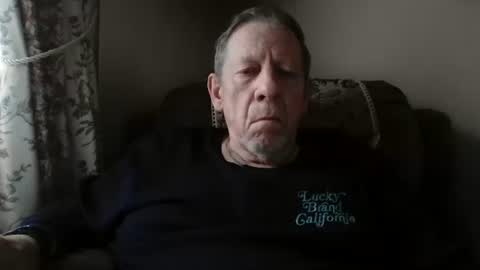 Snapshot of courieral1 chatting on 5, 12, 2025 courieral1 online show from 5, 12, 2025