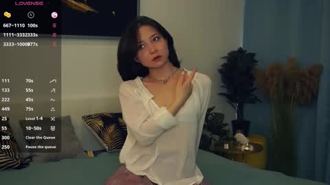 Yui online show from 25, 2, 2025