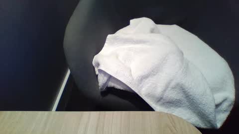 crave_me_ online show from 26, 11, 2025